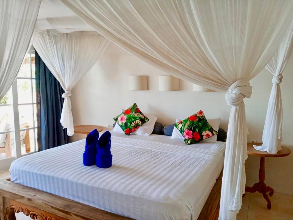 Serenity Luxurious Beachfront Villa & Spa With Private Infinity Pool, 8 Guests 吉利阿尔 外观 照片