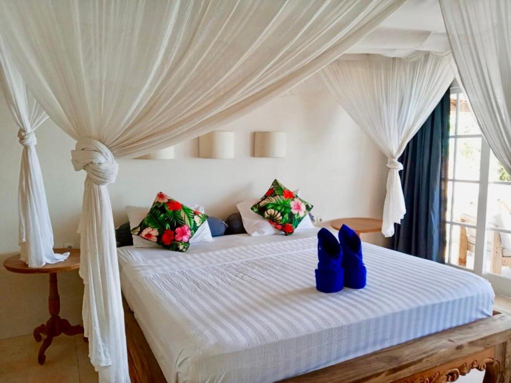 Serenity Luxurious Beachfront Villa & Spa With Private Infinity Pool, 8 Guests 吉利阿尔 外观 照片